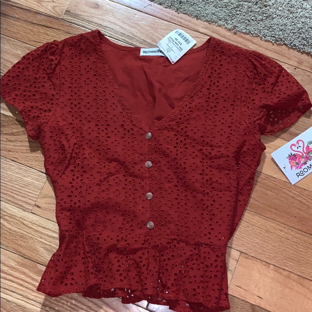 Button Top eyelet Roommates